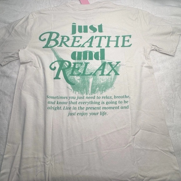 Zoe + Liv Graphic T-shirt Women Calabasas Good Giveaway choose your size 👇 - Picture 7 of 7